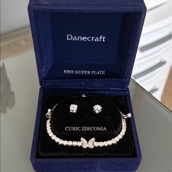 Silver Cubic Zirconia Jewelry Set - Picture 1 of 2